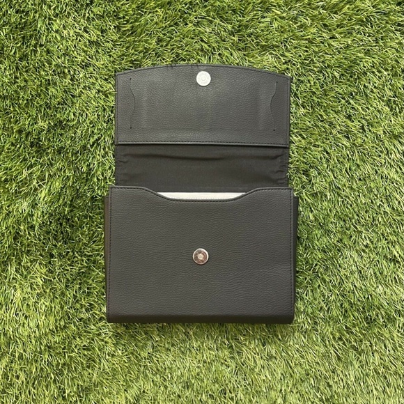 2016 Mercedes-Benz CLS Owners Manual (CLS63 AMG, CLS550 CLS400) - Picture 9 of 9